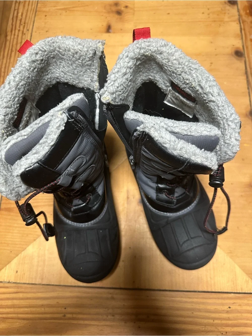 Cat & Jack Gray and Black Kids Thermo Lite Winter Boots with Fleece Lining SZ 3